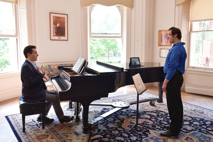 Marcus DeLoach teaching a student of voice